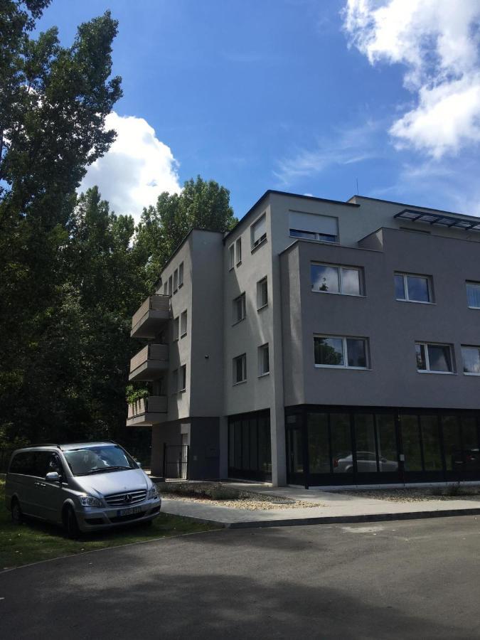 Thermal Forest Apartment Kiskunhalas Exterior foto